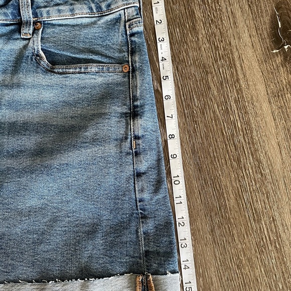 Levi's Blue Jean Shorts Classic Denim Style - Picture 2 of 5